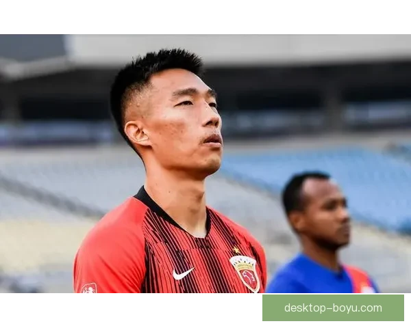 上港后防功勋接连离队引发热议未来中卫位置亟待补强引关注_9bebq2to